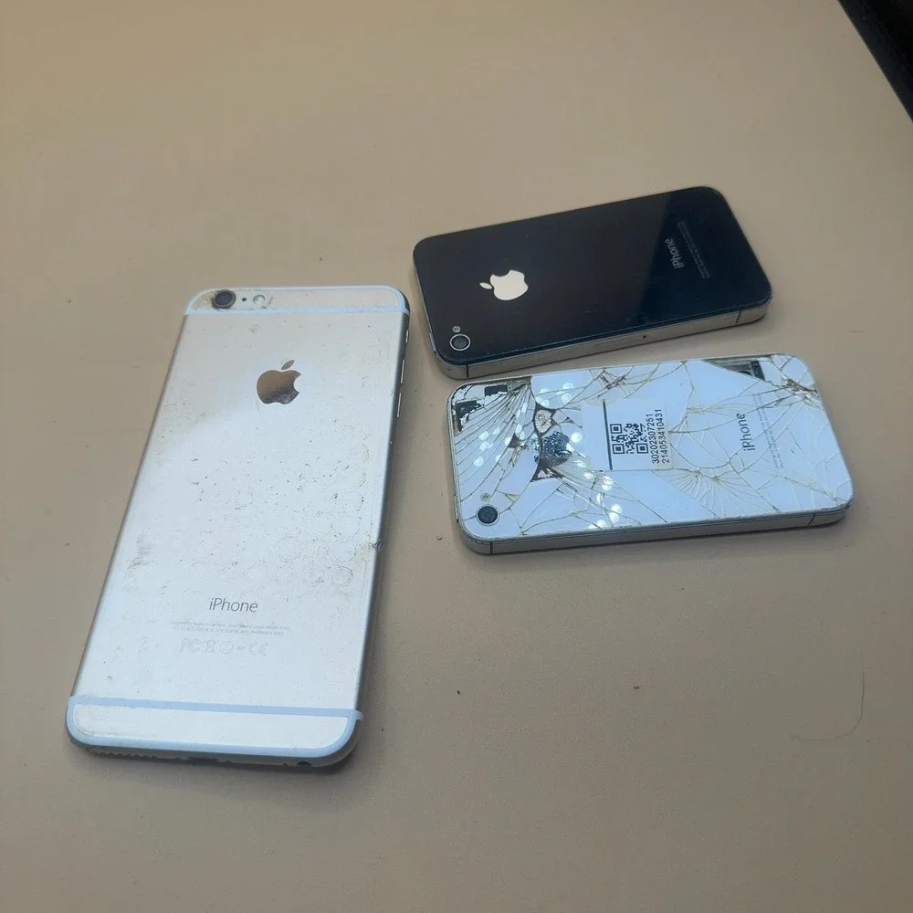 Apple iPhone Lot of 3 For Parts Repair Broken Cracked Screen